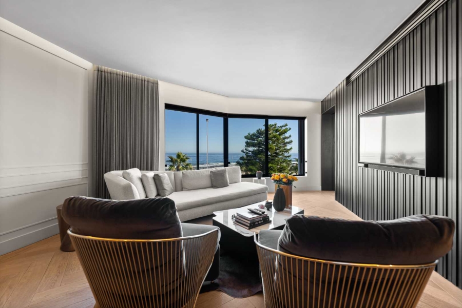 2 Bedroom Property for Sale in Sea Point Western Cape